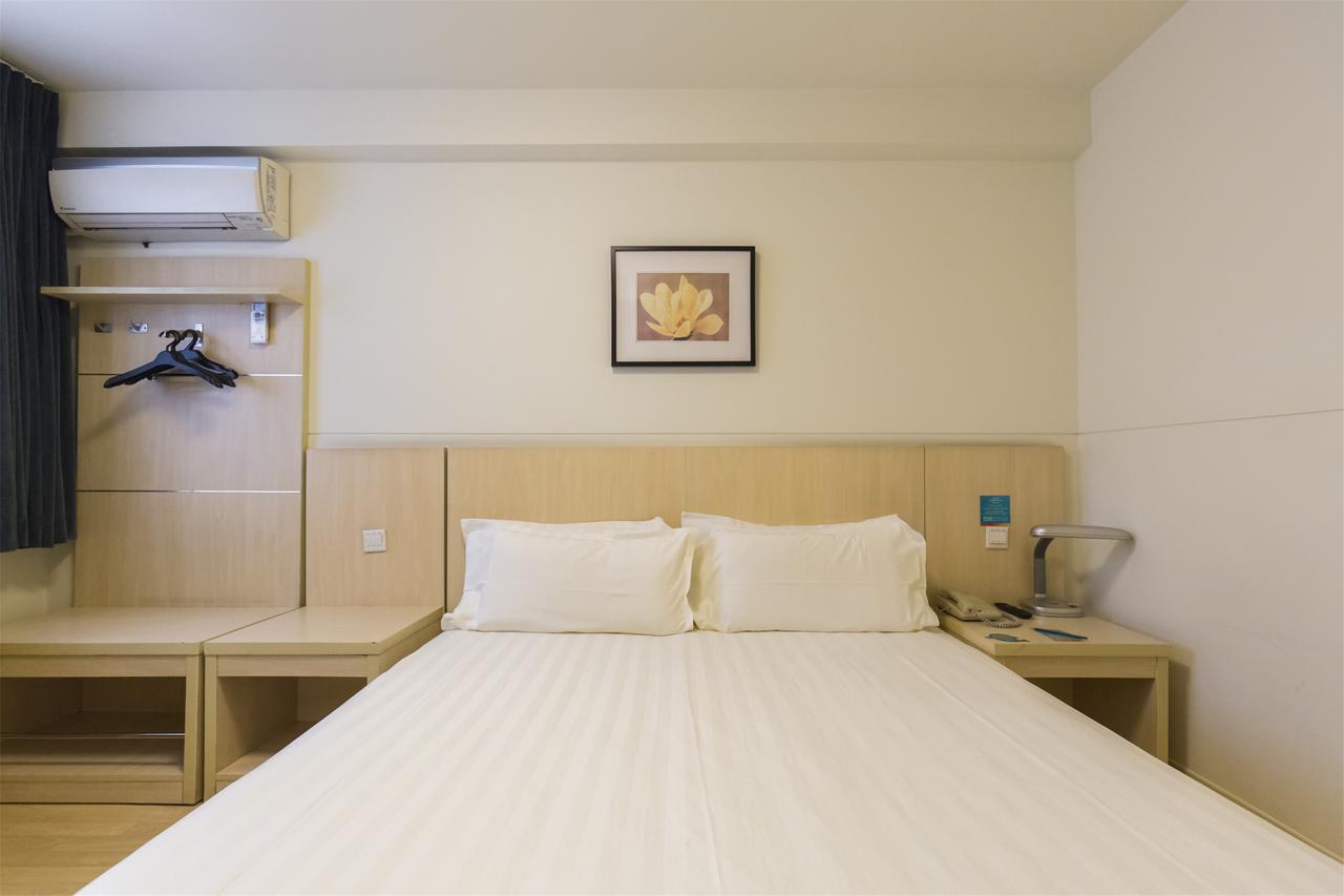 Jingjiang Inn Shanghai Hutai Road ภายนอก รูปภาพ